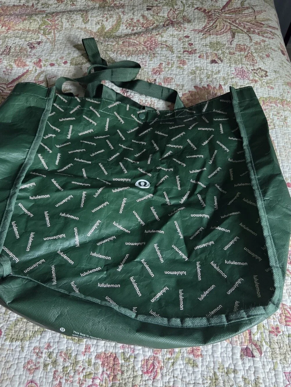 lululemon athletica Reusable Tote Set in Green, Red, White